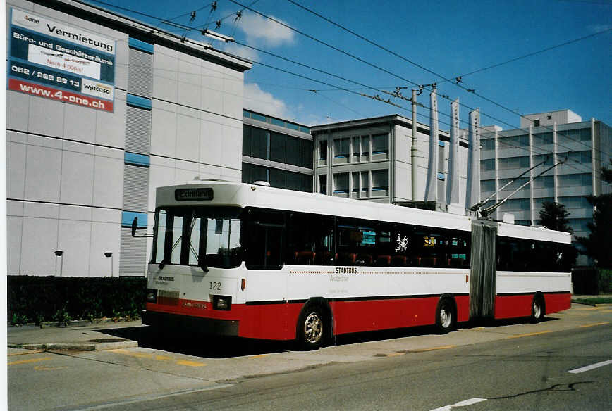 (080'121) - SW Winterthur - Nr. 122 - Saurer/FHS Gelenktrolleybus am 28. August 2005 in Winterthur, Strahlegg