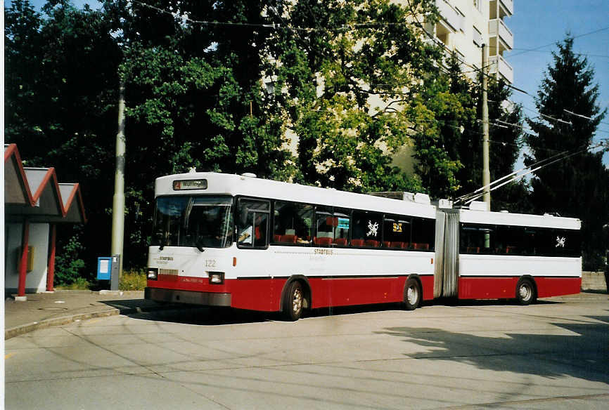 (080'203) - SW Winterthur - Nr. 122 - Saurer/FHS Gelenktrolleybus am 28. August 2005 in Winterthur, Wlflingen