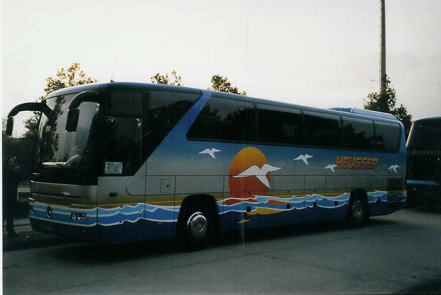 (080'720) - Aus der Schweiz: Heusser, Wetzikon - ZH 78'255 - Mercedes am 17. Oktober 2005 in Lrrach, Grenze