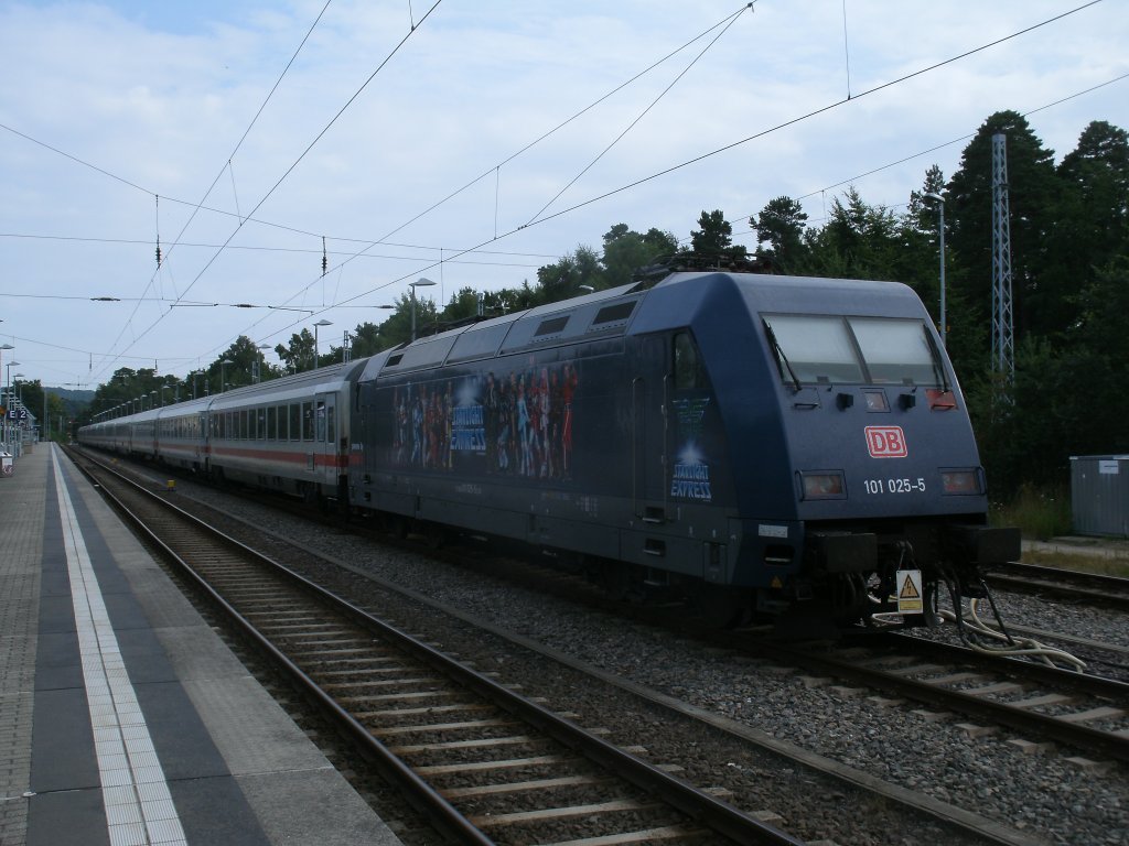 101 025,am 01.August 2013,in Binz.Einen Tag sp�ter fuhr die Lok als IC 2213 nach Stuttgart. 