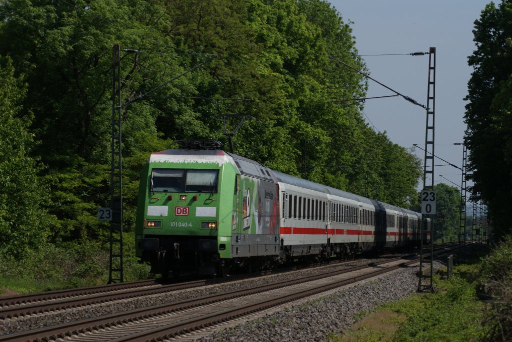 101 040-4 mit einem IC in Bornheim am 22.05.2010