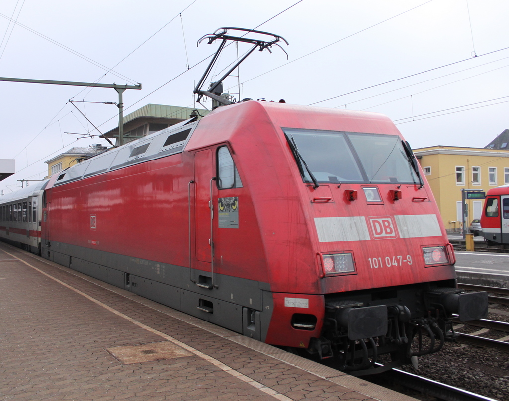 101 047 mit IC nach Frankfurt am 31.01.11 in Fulda