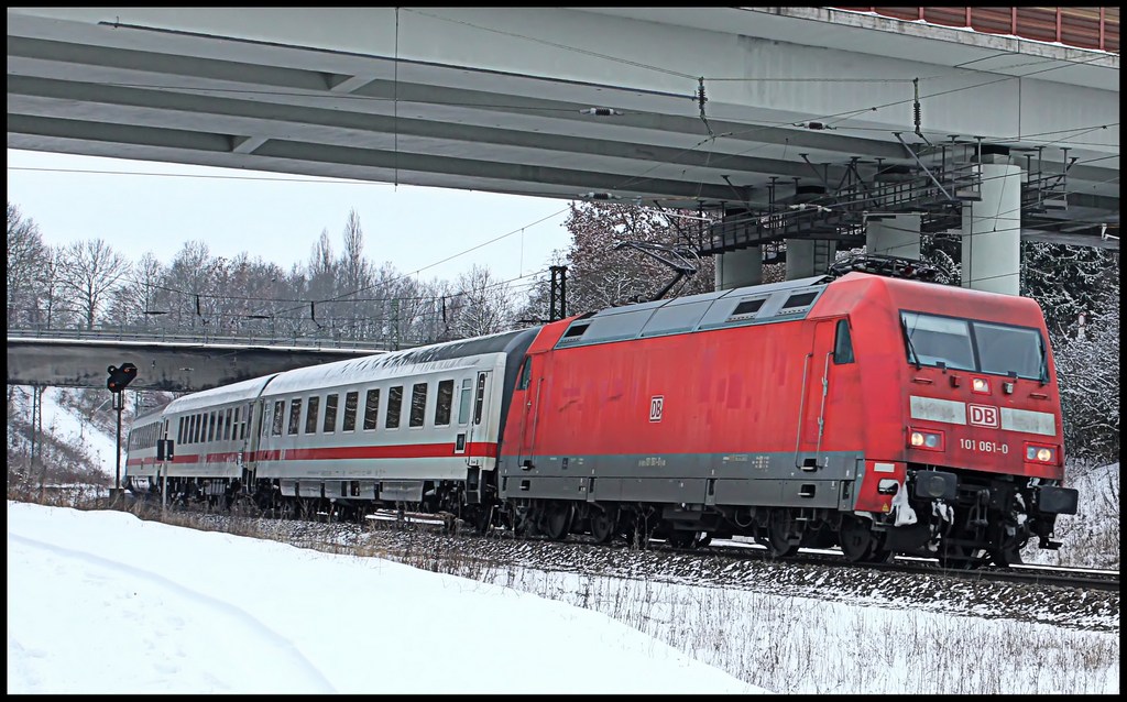 101 061 mit IC am 24.02.13 in Gtzenhof