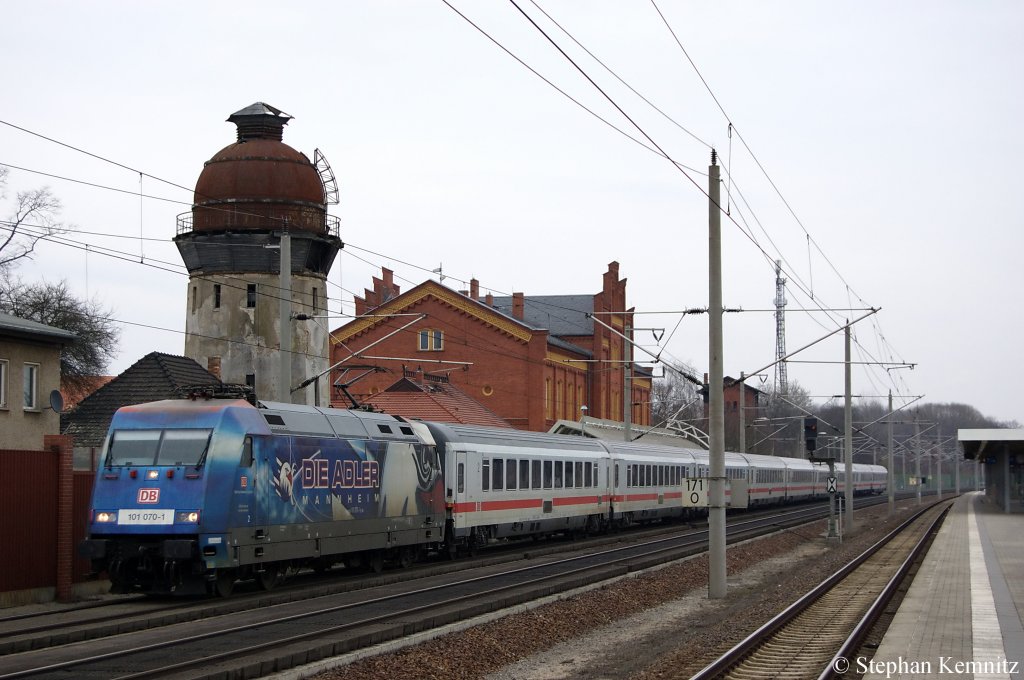 101 070-1  Adler Mannheim  mit dem IC 144 von Berlin Ostbahnhof nach Schiphol (Airport) in Rathenow. 25.03.2011