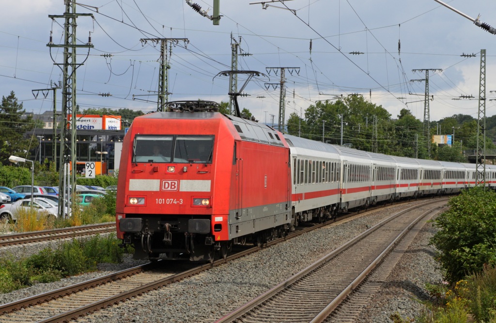 101 074 mit IC in Richtung Sden am 23.07.11 in Koblenz