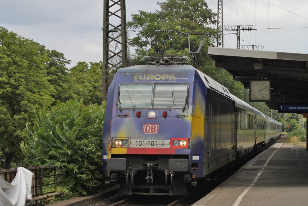 101 101 am 24.07.10 bei der Durchfahrt von Kln West in Richtung Sden