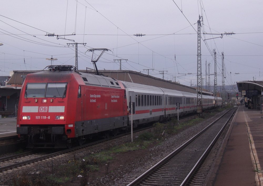 101 119 6 mit IC in Koblenz Hbf