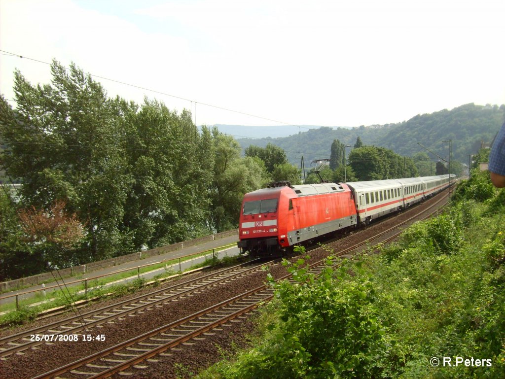 101 139-4 verlsst Bacharach mit dem IC 2012 Obersdorf-Leipzig HBF. 26.07.08
