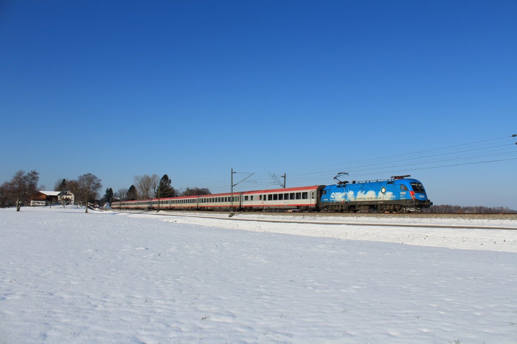 1016 023 am 10. Februar 2013, diesmal bei herrlichstem Winterwetter an gleicher Stelle wie am Vortag und aus Mnchen kommend.