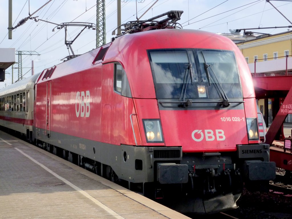 1016 028-1 mit IC 2082 Knigssee am 08.03.10 in Fulda