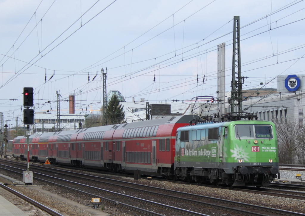 111 039  DAV  mit RE nach Sazburg am 03.04.12 in Mnchen Heimeranplatz