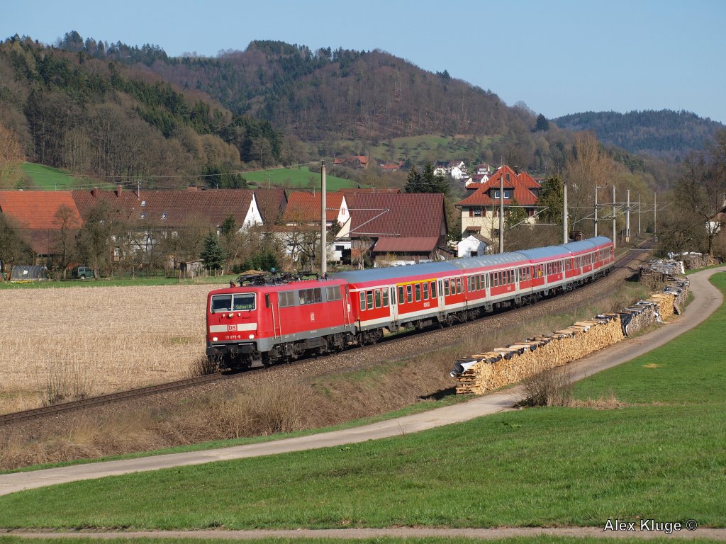 111 075-8 fuhr mit dem Regionalexpress von Nrnberg kommend nach Stuttgart HBF durch das kleine rtchen Schleiweiler am 7.4.