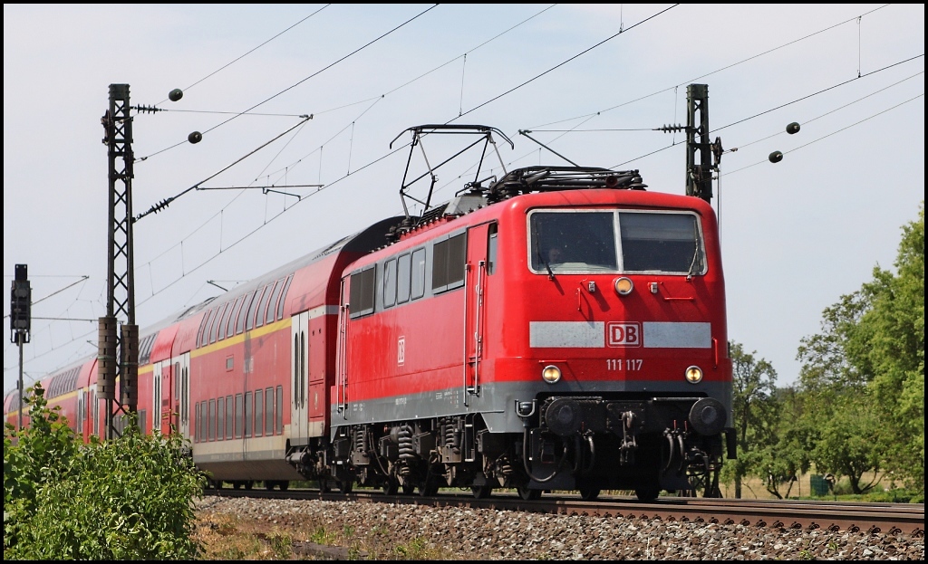 111 117 durchfuhr mit einem RE Nordbgge am 04.06.11 in Richtung Hamm