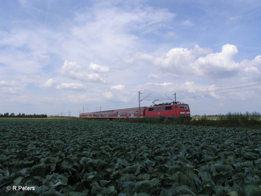 111 181-4 bei Stephansposching mit RB 32165 Plattling. 08.08.09


