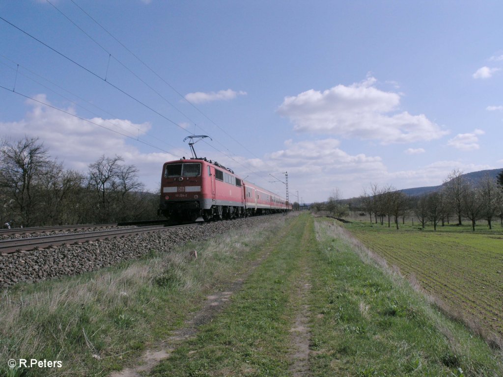 111 224-2 schiebt bei Thngersheim eine RB. 10.04.10