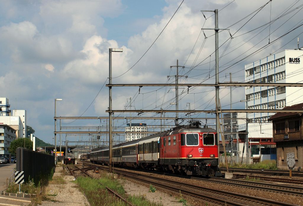 11128 rauschte mit einem unbekannte IR durch Pratteln am 4.8.11.