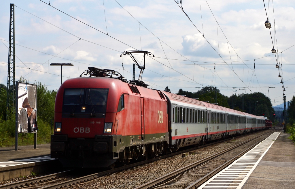 1116 105 mit einem Autoreisezug am 08.08.12 in bersee