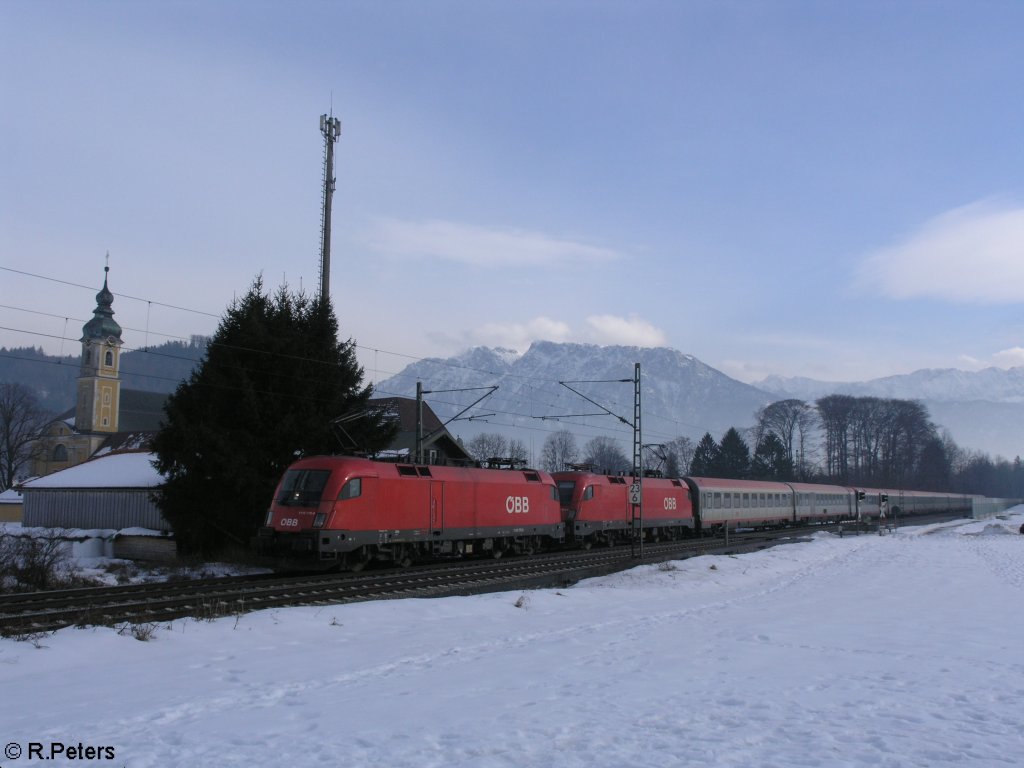 1116 170-0 und eine Schwestermaschine ziehen bei Niederaudorf ein OEC nach Wien.18.02.10