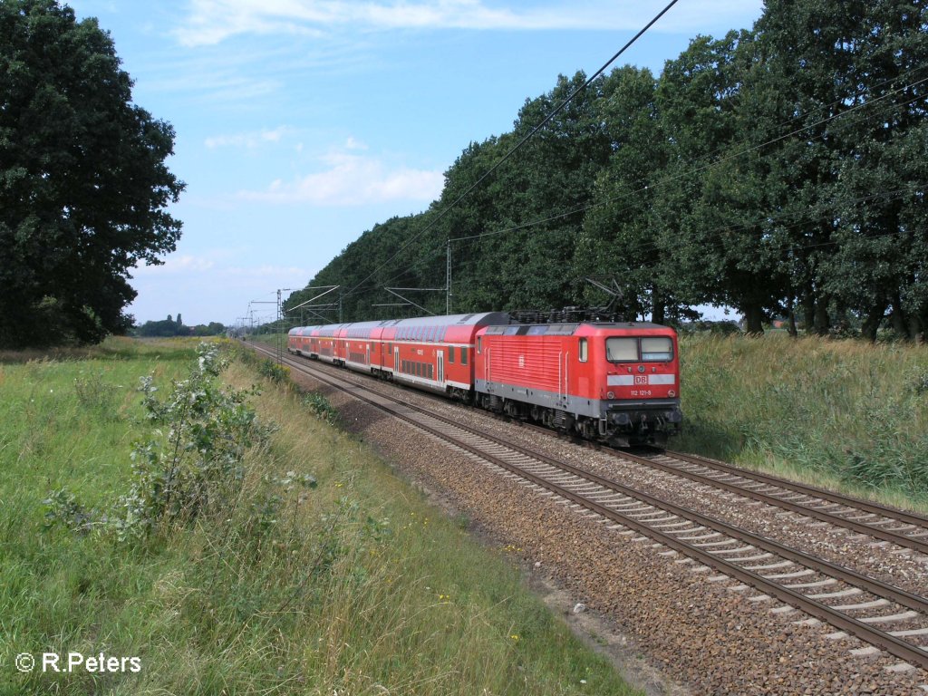 112 121-9 schiebt bei Jacobsdorf(Mark) ein RE1 Magdeburg Buckau. 19.08.08