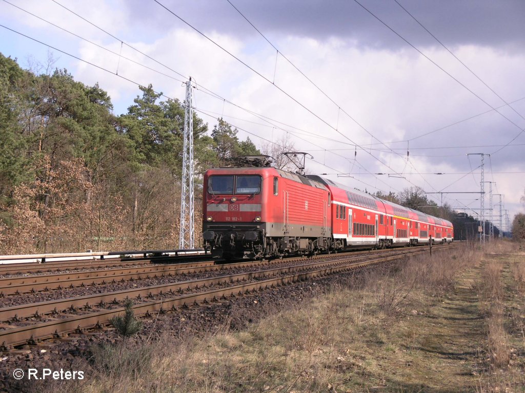 112 182-1 zieht bei Berlin-Friedrichshagen ein RE1 Brandenburg HBF. 19.03.08