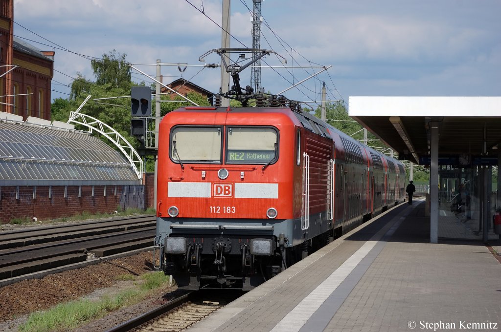 112 183 mit dem RE2 (RE 37413) nach Berlin Ostbahnhof in Rathenow. 28.05.2011