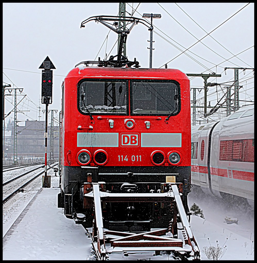 114 011 abgestellt am 23.02.13 in Fulda