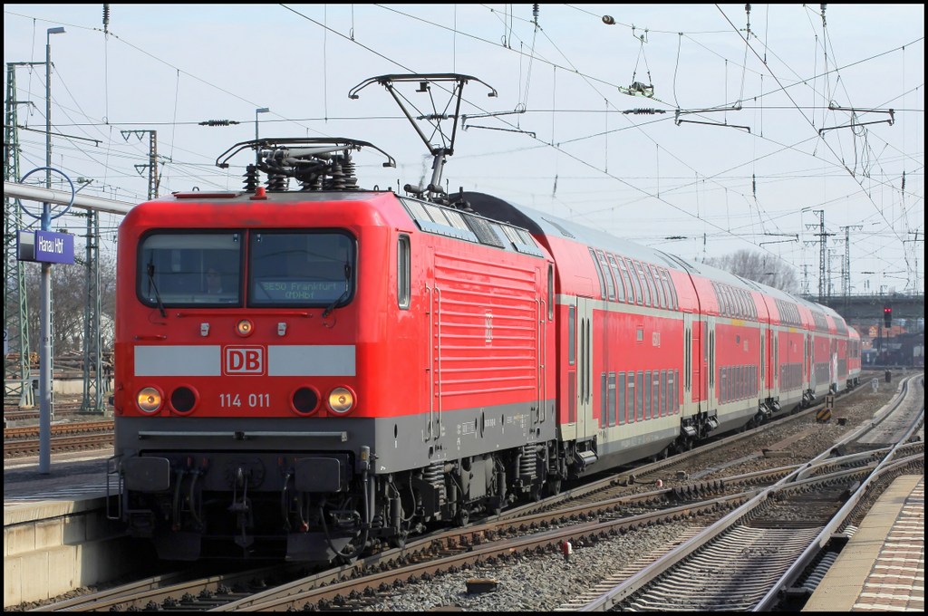 114 011 als RE50 nach Frankfurt am 24.03.13 in Hanau