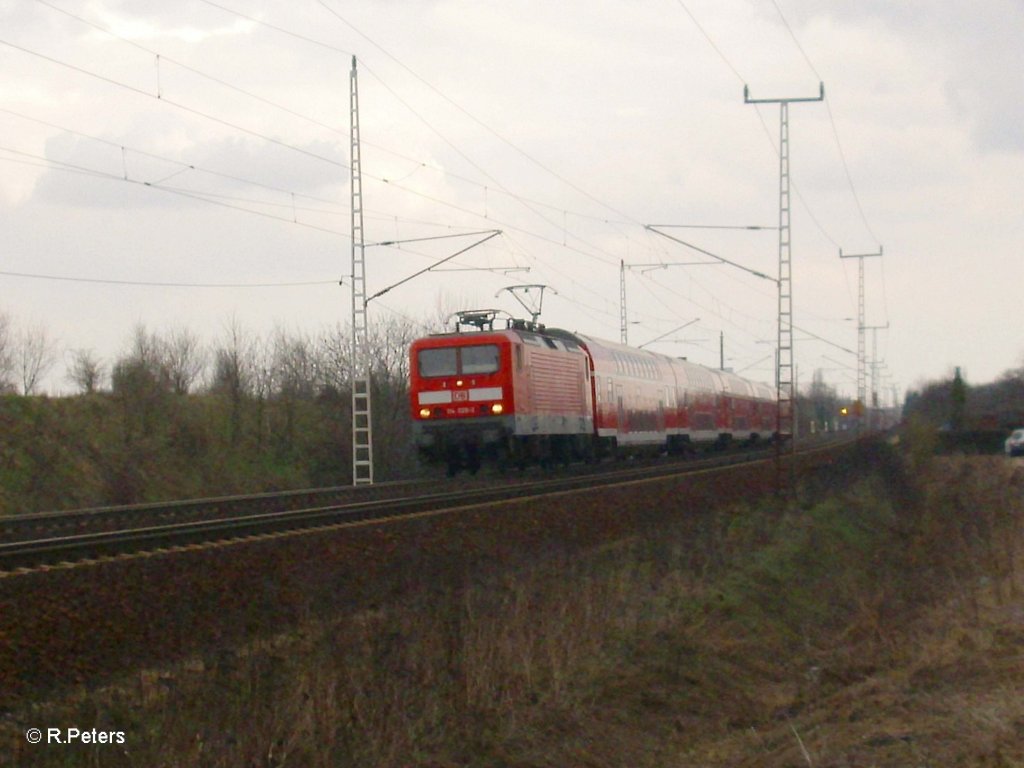 114 029-2 mit RE18150 Frankfurt/Oder - Brandenburg HBF bei Frankfurt/Oder Nuhnen. 31.03.11