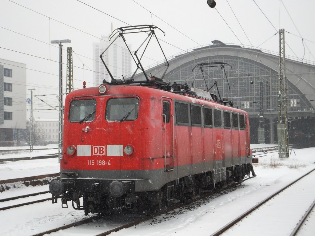 115 198 stand einfach so in Leipzig Hauptbahnhof da. ;-)