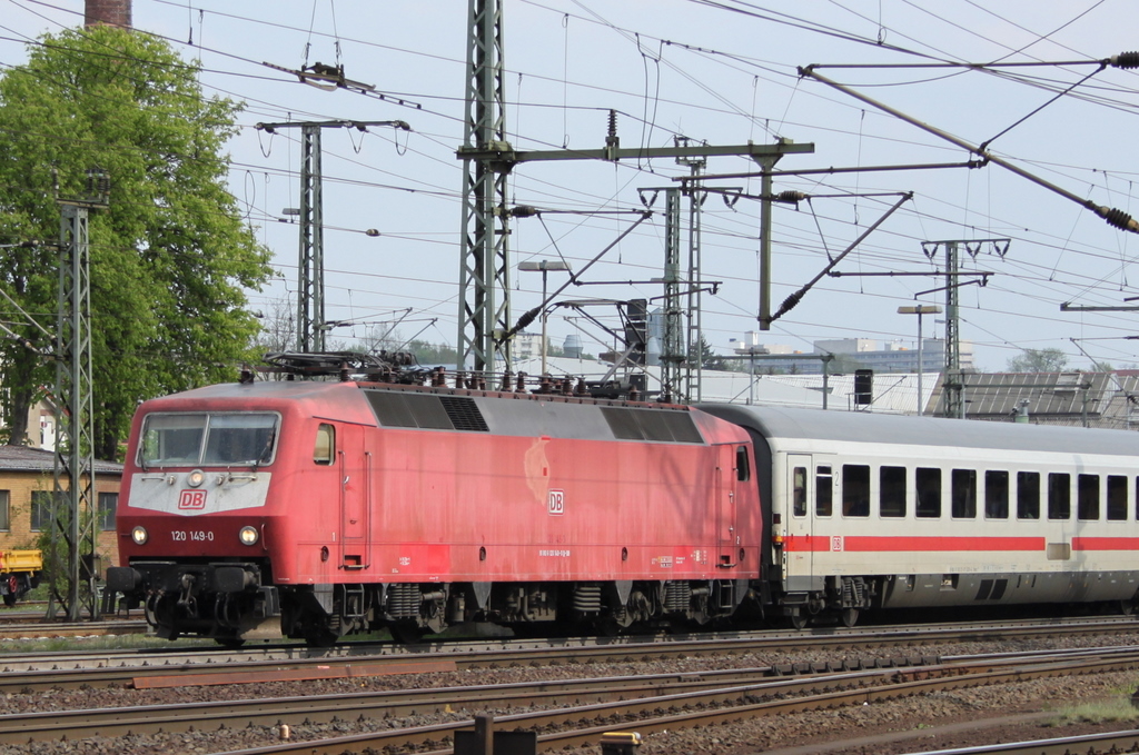 120 149 mit IC Rottalerland am 21.04.11 in Fulda