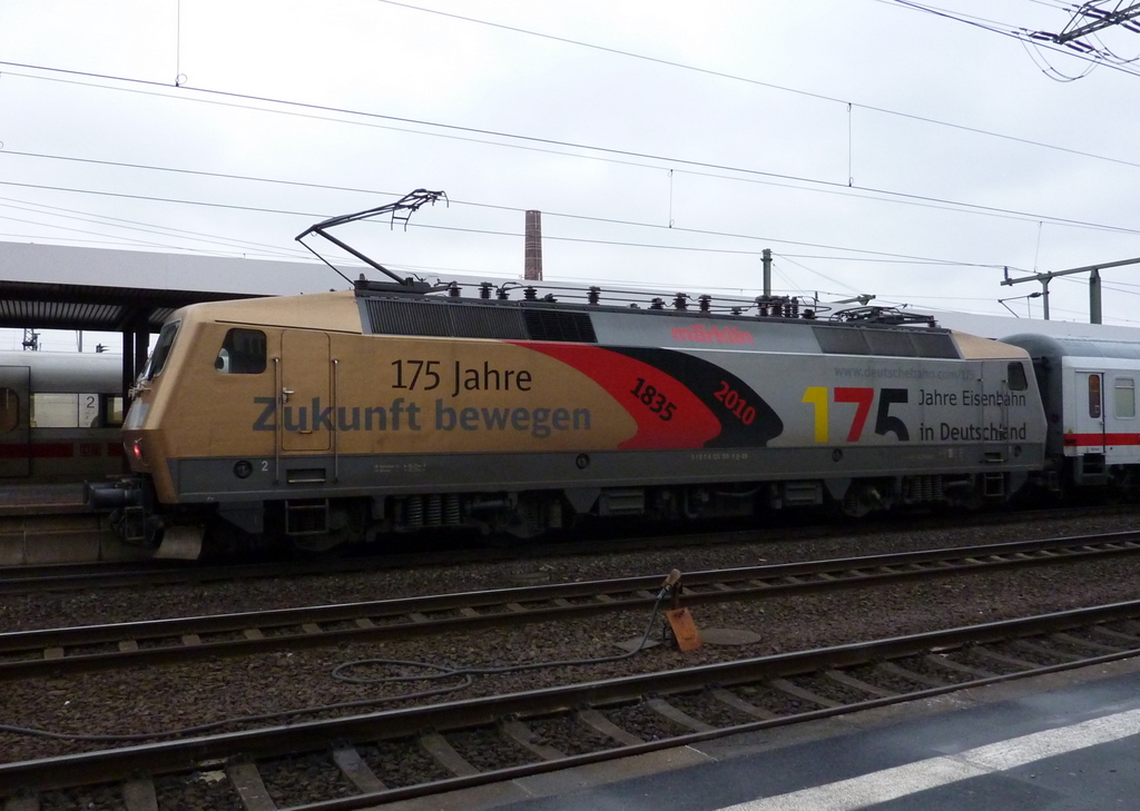 120 159 mit IC 2158 am 12.01.11 in Fulda