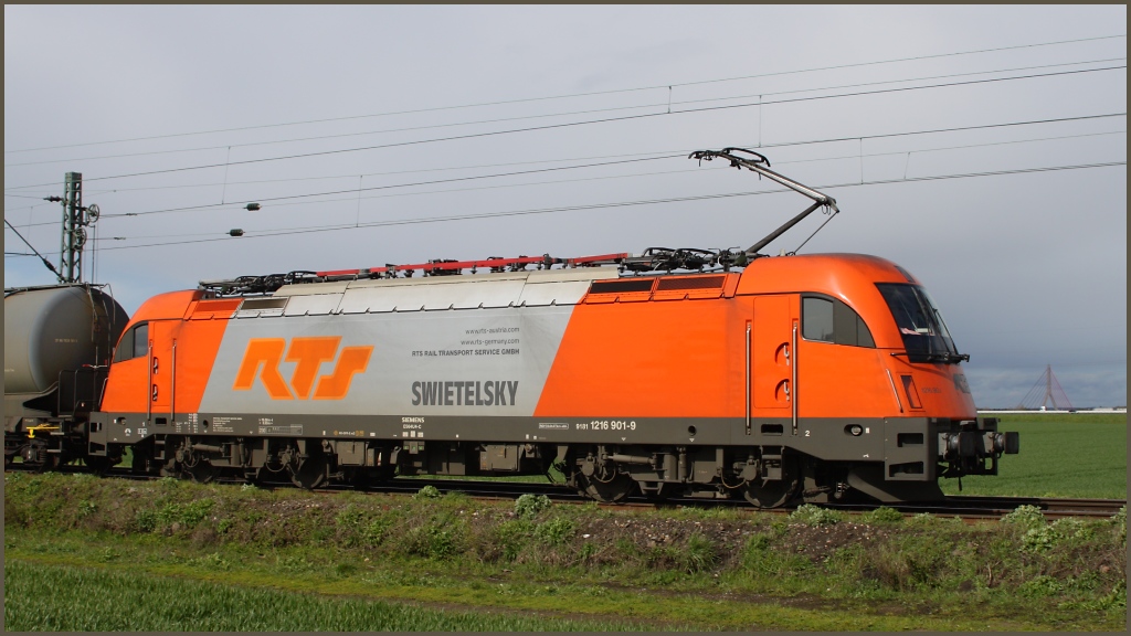 1216 901 von RTS am 21.04.12 in der Nhe von Norf