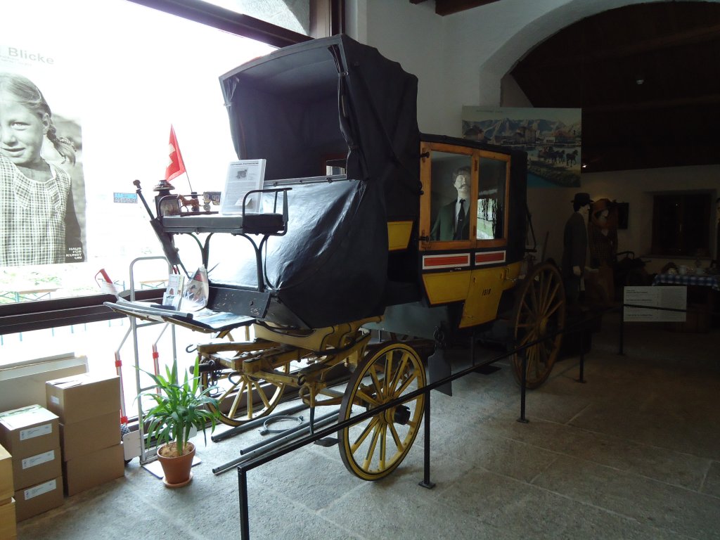 (127'600) - Postkutsche Nr. 1518 auf dem Gotthardpass am 4. Juli 2010