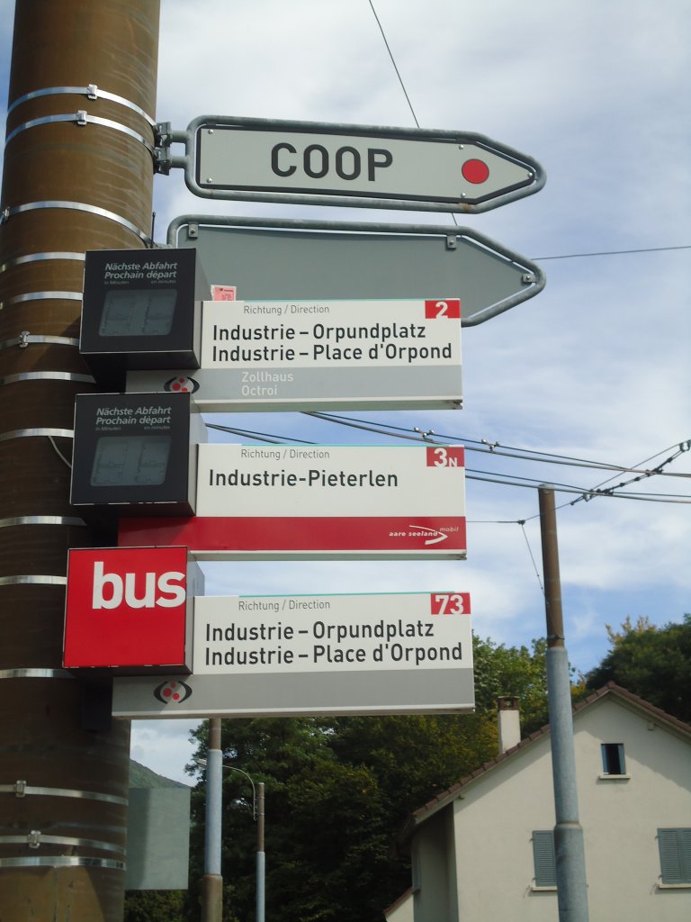 (129'633) - Wegweiser  Coop  + VB-Haltestelle - Biel, Zollhaus - am 12. September 2010