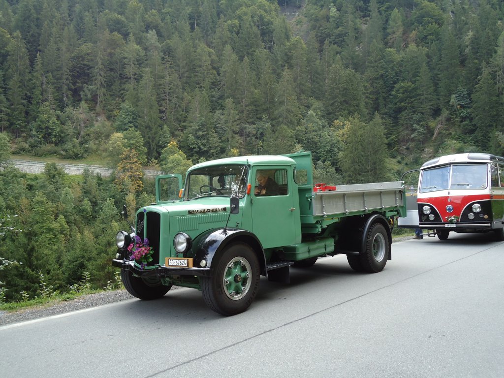(129'866) - Saurer-Lastwagen - SG 67'624 - am 18. September 2010 bei Valendas