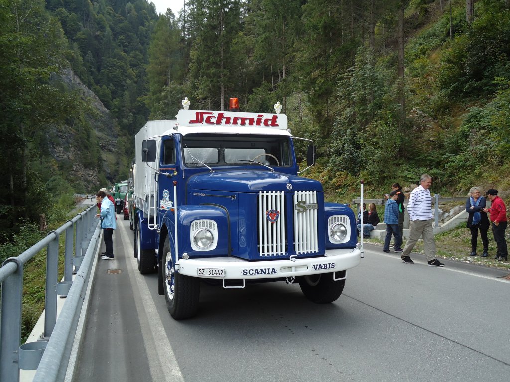 (129'869) - Schmid, B�ch - SZ 31'442 - Scania am 18. September 2010 bei Valendas