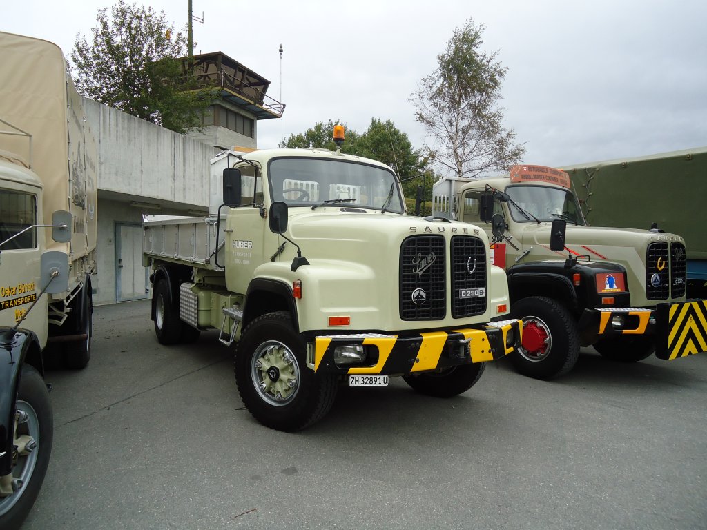 (130'012) - Huber, Z�rich - ZH 32'891 U - Saurer am 18. September 2010 in Breil, Milit�ranlage