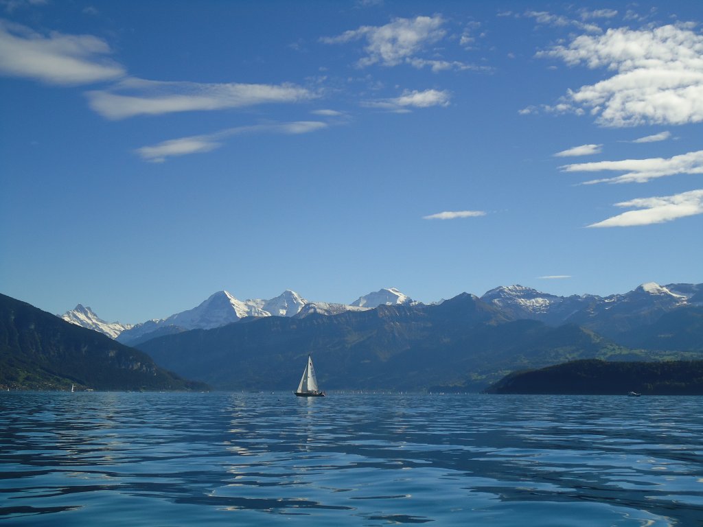 (130'127) - Eiger, M�nch und Jungfrau vom Thunersee aus am 3. Oktober 2010