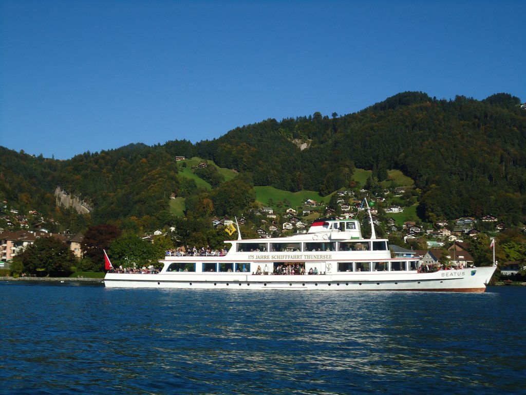 (130'146) - Motorschiff Beatus am 3. Oktober 2010 auf dem Thunersee