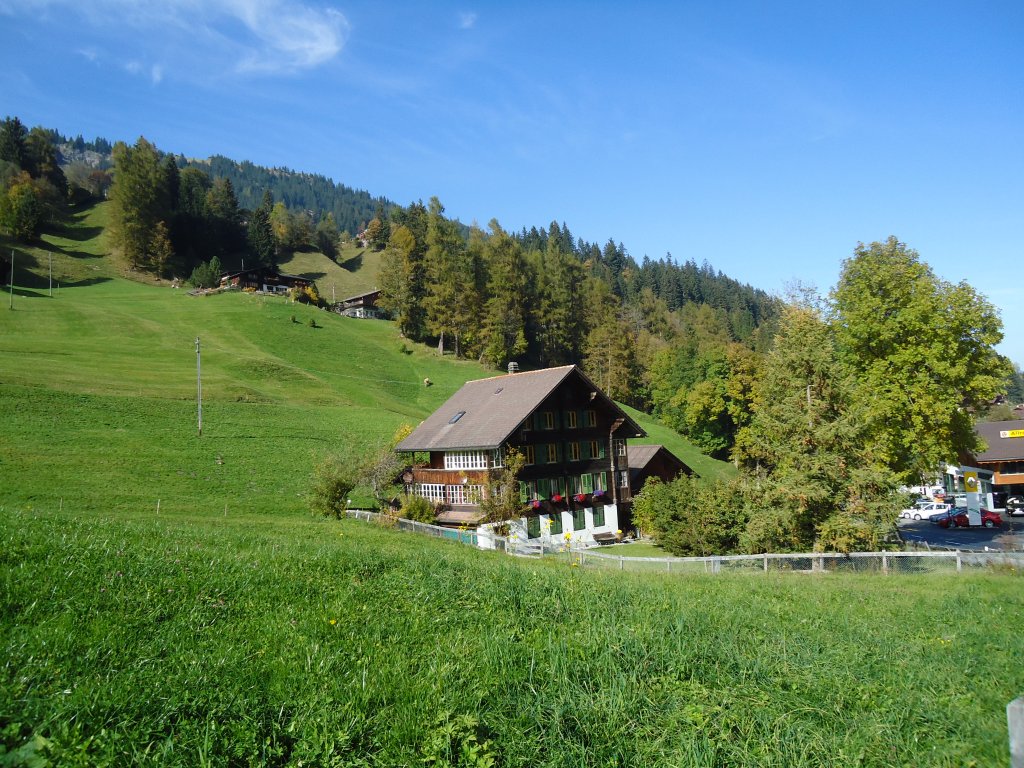 (130'376) - Wohnhaus in Adelboden am 11. Oktober 2010