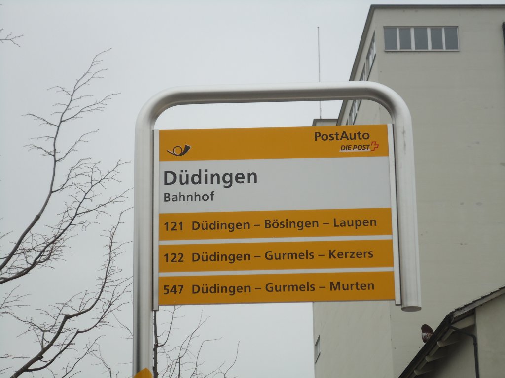 (132'725) - PostAuto-Haltestelle - D�dingen, Bahnhof - am 7. M�rz 2011