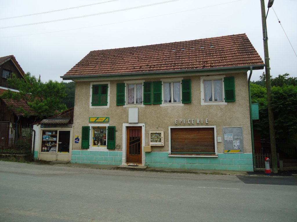 (133'952) - Die Epicerie in Vendlincourt am 2. Juni 2011