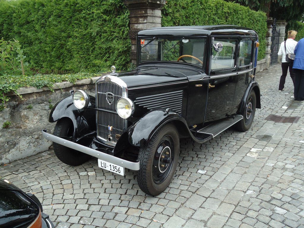 (134'005) - Peugeot - LU 1356 - am 11. Juni 2011 in Sarnen, OiO
