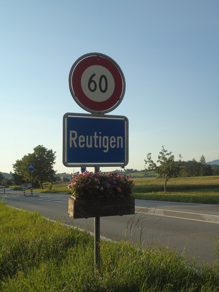 (134'641) - Ortsbeginn von Reutigen + H�chstgeschwindigkeit am 2. Juli 2011