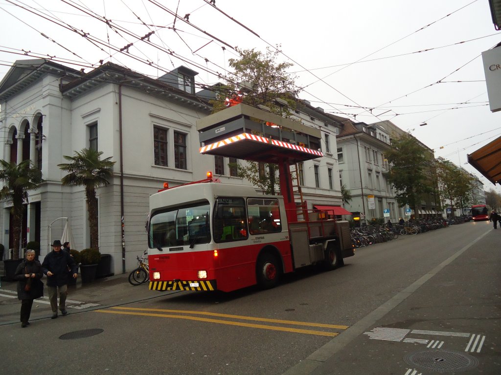 (136'993) - SW Winterthur - ZH 19'447 - Turmwagen am 24. November 2011 beim Hauptbahnhof Winterthur