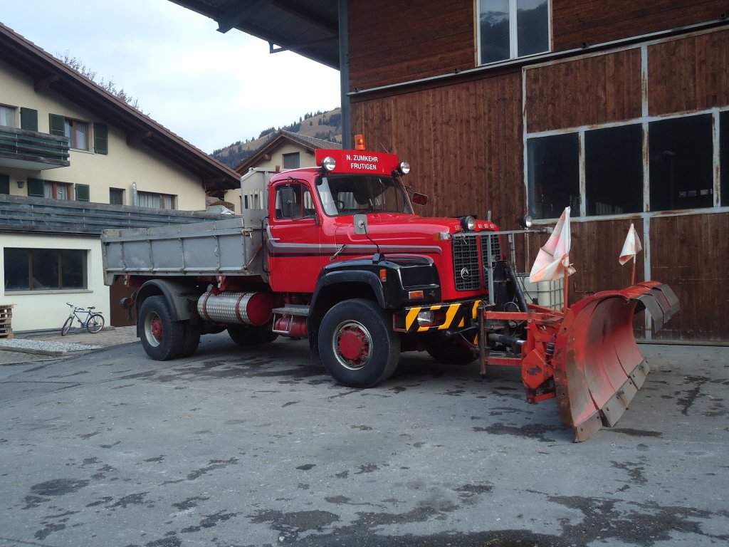 (137'107) - Zumkehr, Frutigen - Saurer am 4. Dezember 2011 in Frutigen