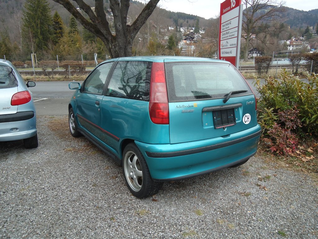 (138'364 - Fiat Punto am 18. M�rz 2012 in Thun, Rosenau