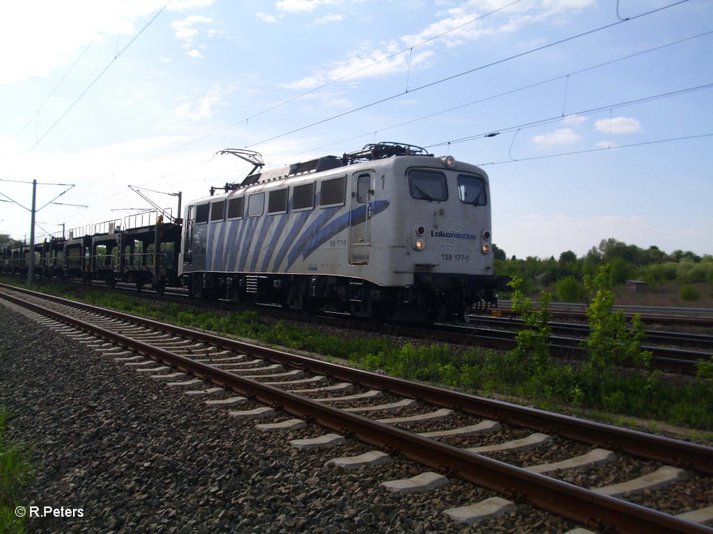 139 177-0 zog ein leeren Autozug bei Schkeuditz. 05.05.10