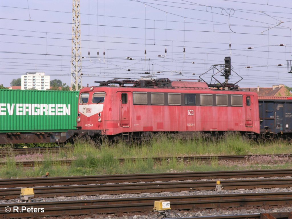 140 024-1 wartet in Frankfurt/Oder mit ein Kohlezug aus PCC Wagen . 24.05.08