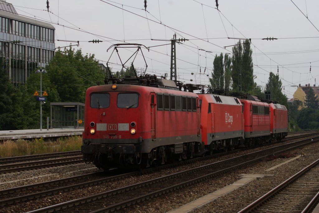 140 799-8 + 152 016 + 151 053-6 + 185 052-8 als Lokzug in Mnchen Heimeranplatz am 14.08.2010